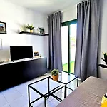 Cactus, Playa Y Piscina شقة